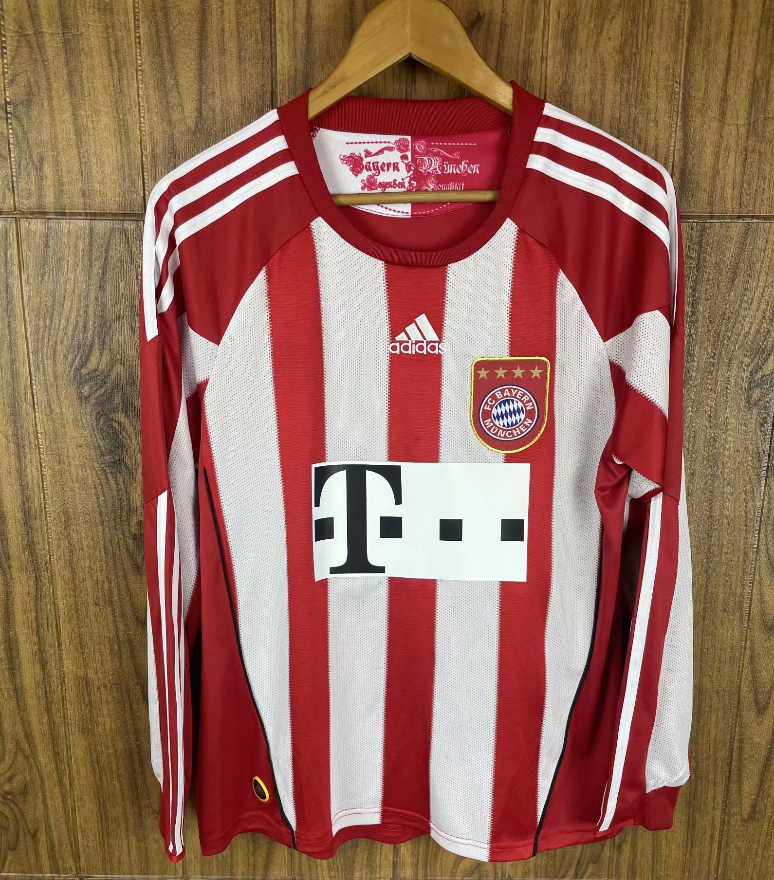 10-11 Bayern München Home Red LS Thailand Soccer Jersey AAA-601