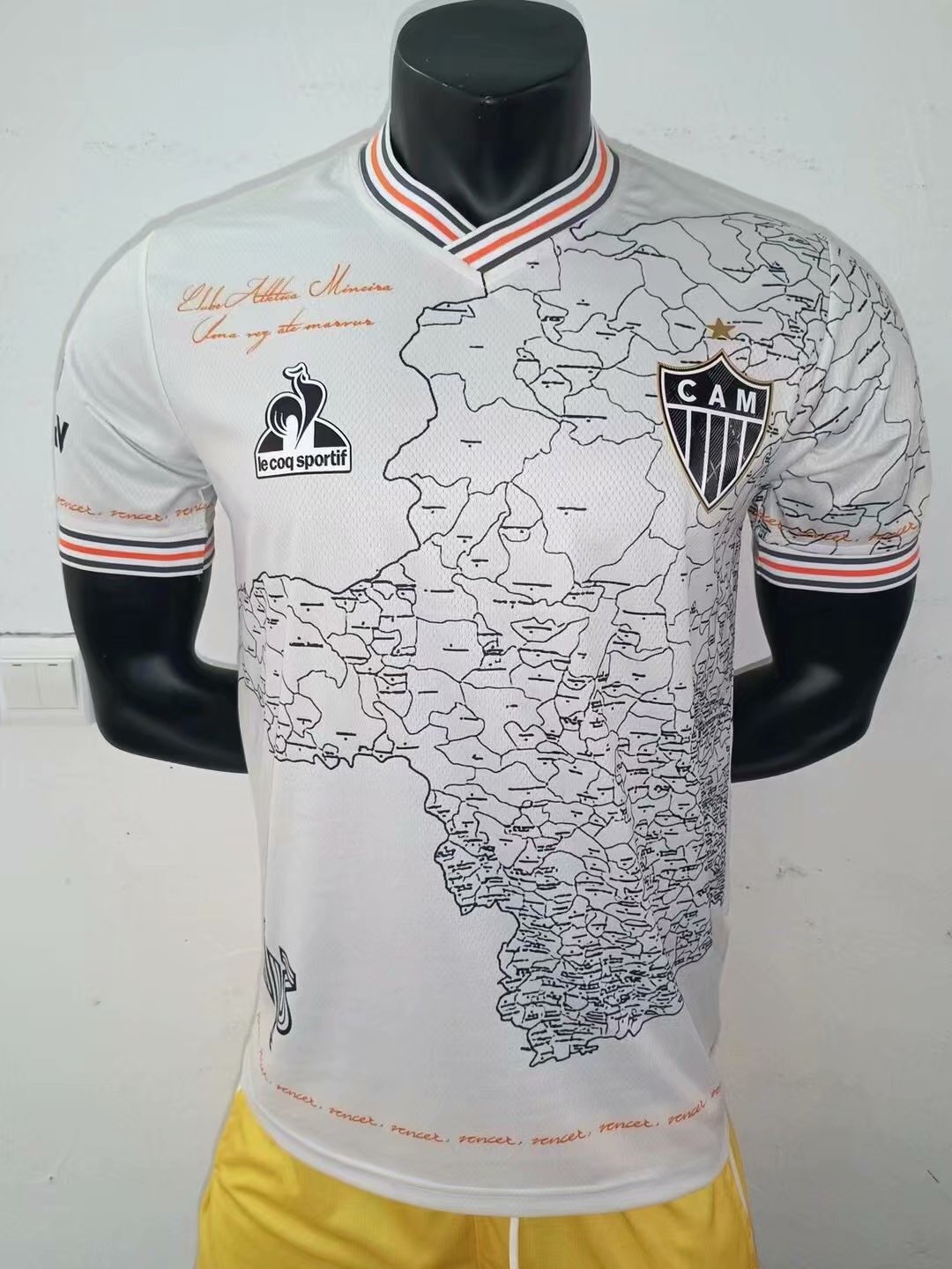 Retro Version Atlético Mineiro White Thailand Soccer Jersey AAA-709