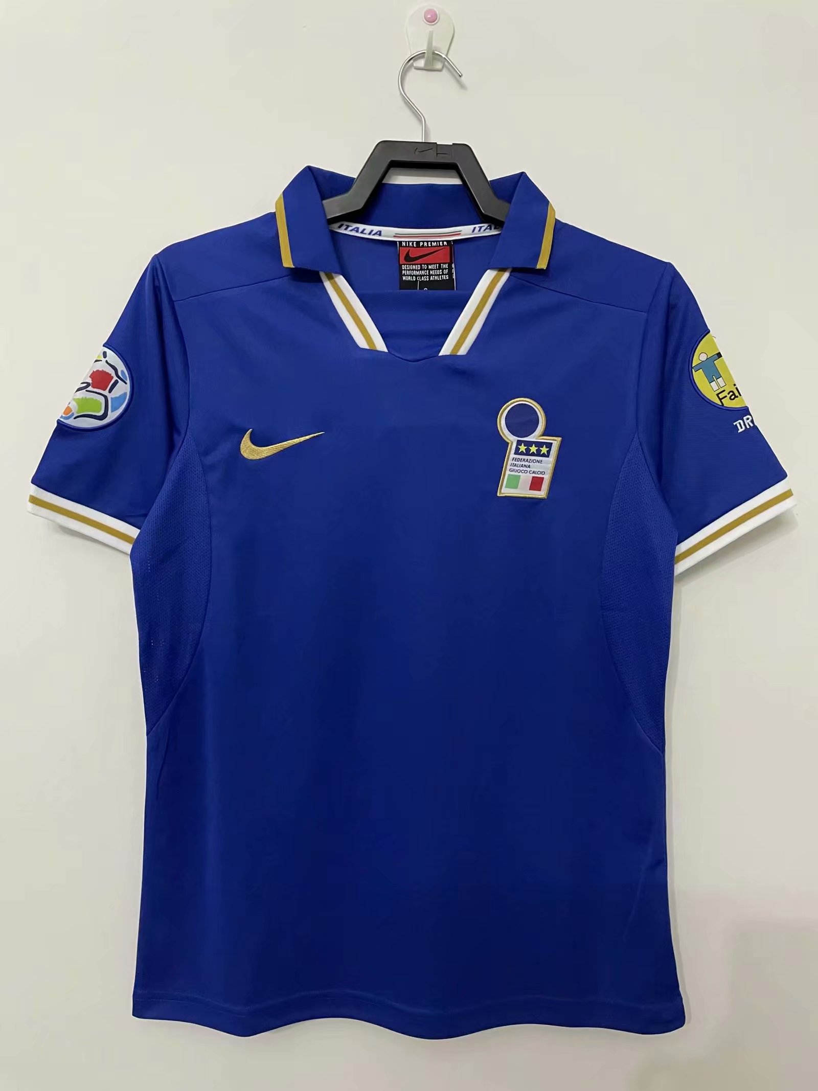 96 With Patch Retro Version Italy Home Blue Thailand Soccer Jersey AAA-811/709