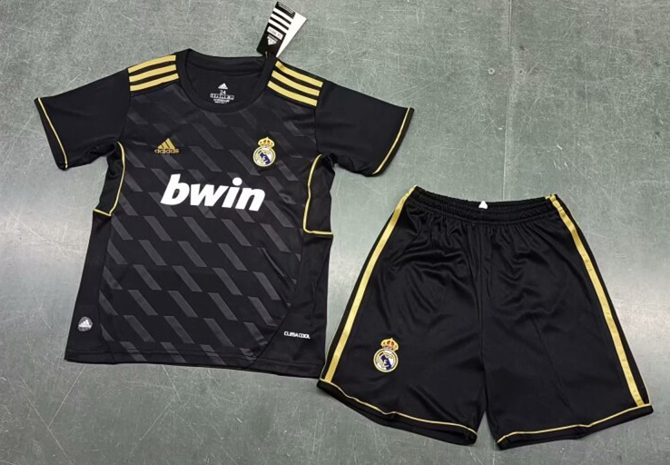 Kids 11-12 Retrro Model Real Madrid Away Black Kids/Youth Soccer ...