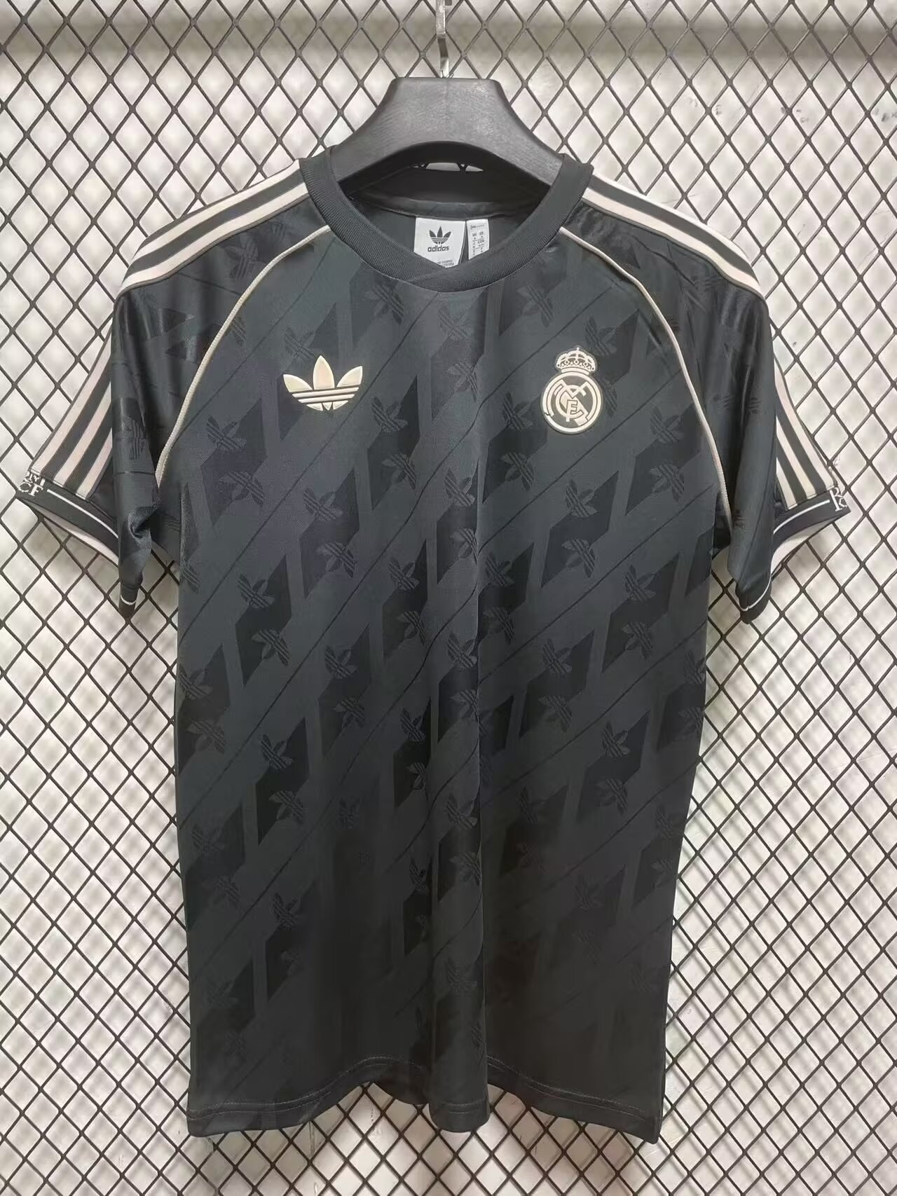 Retro Commemorative Version Real Madrid Black Thailand Soccer Jersey AAA-23/95